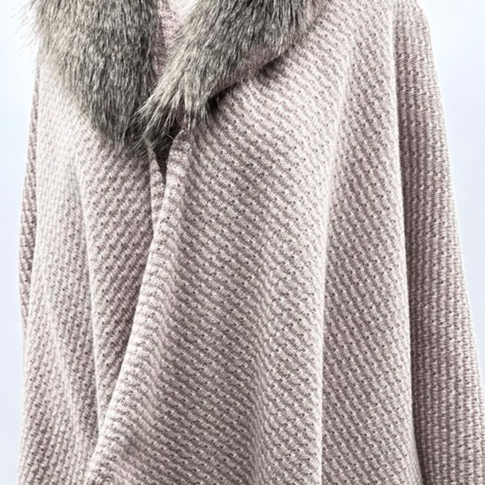 Faux Fur Collared Cape‎ NWT Lagenlook